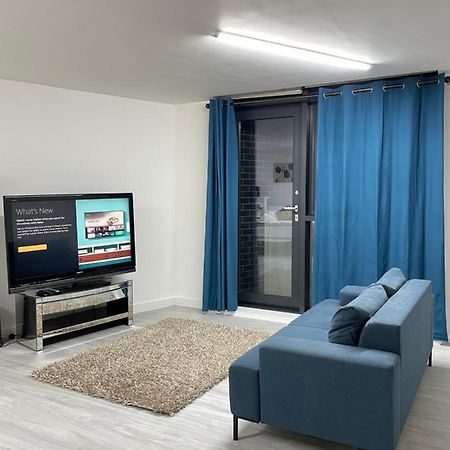 Wharf Inn Premier Apartment Central Manchester - Free Private Parking Exterior photo