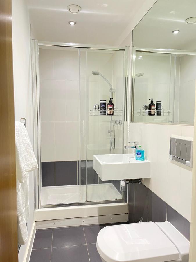 Wharf Inn Premier Apartment Central Manchester - Free Private Parking Exterior photo