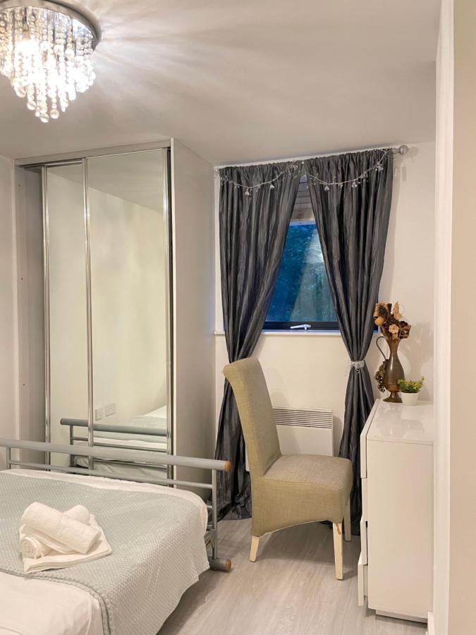 Wharf Inn Premier Apartment Central Manchester - Free Private Parking Exterior photo