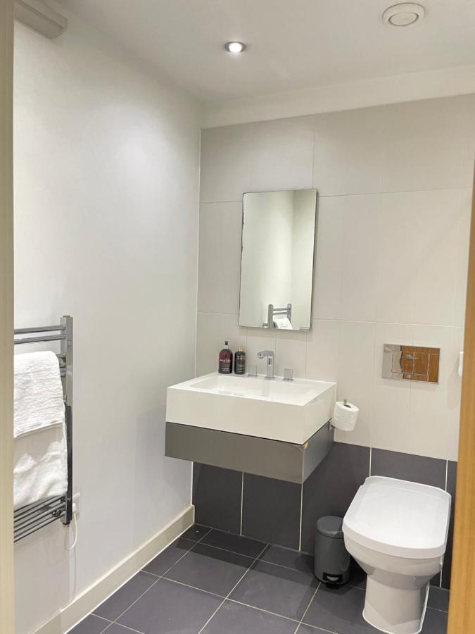 Wharf Inn Premier Apartment Central Manchester - Free Private Parking Exterior photo